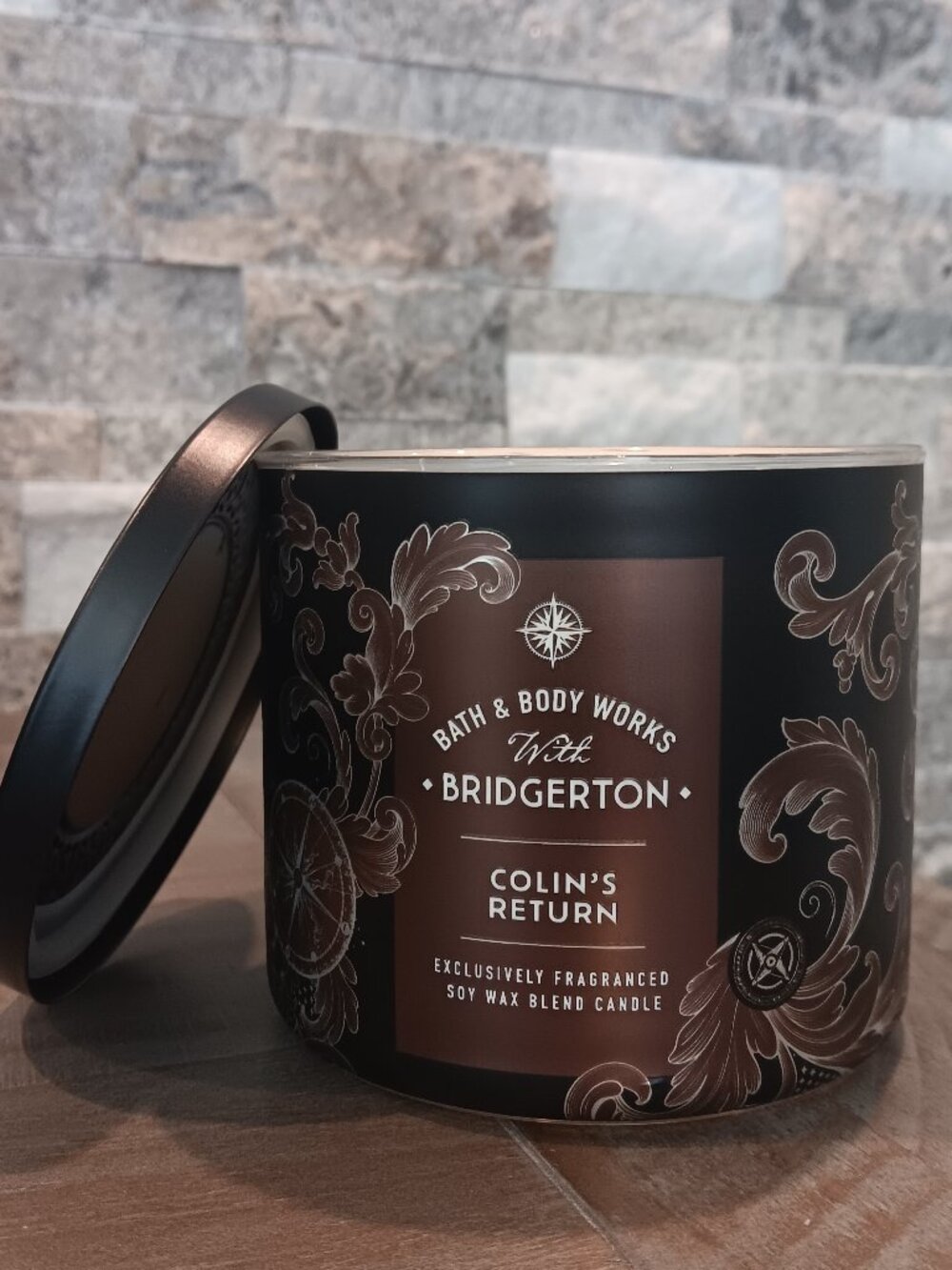 Bridgerton Colin's Return 3-wick Candle - Picture 2 of 4